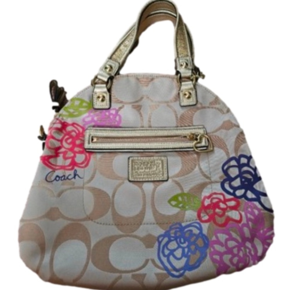Lost in the 🔥 Coach Signature Floral Poppy Daisy
